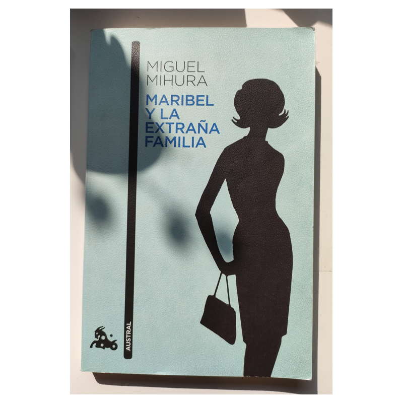 Maribel y la extraña familia