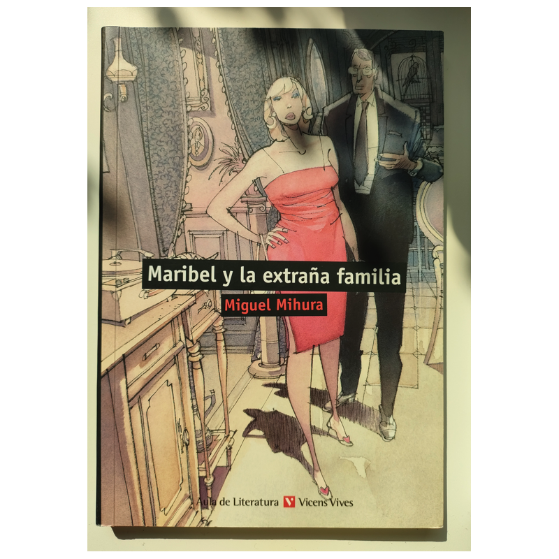 Maribel y la extraña familia